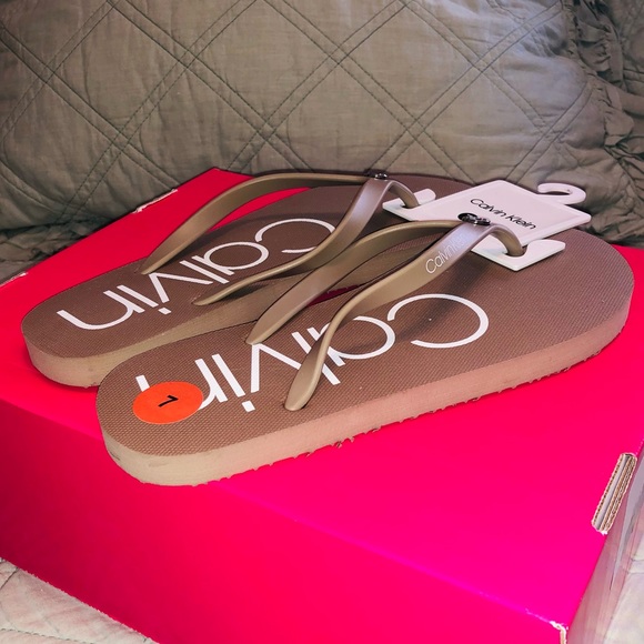 Calvin Klein flip flops (7) - Picture 3 of 3